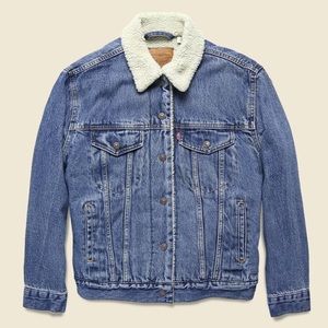 CLEAR OUT SALE ✨Levi Strauss&Co Sherpa Jean Jacket